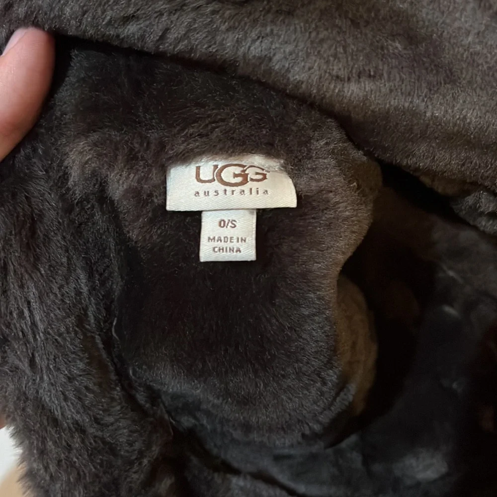 UGG HAT - Picture 4 of 4